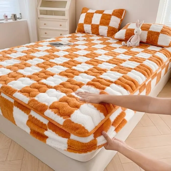 Milk Velvet Checkered Mattress Cover, Cow Flannel
Fitted Sheet